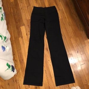 Lululemon Women’s Tall Groove pant (size 6)